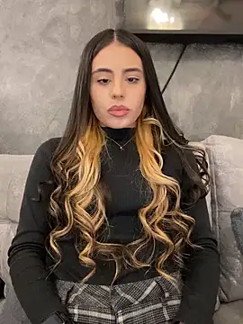 Snapshot of AbyThompson chatting on 01.23.25 AbyThompson online show from 01.23.25