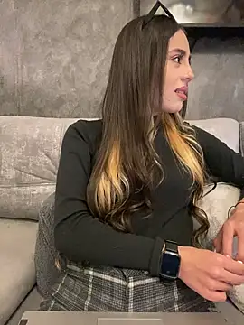 Snapshot of AbyThompson chatting on 02.06.25 AbyThompson online show from 02.06.25