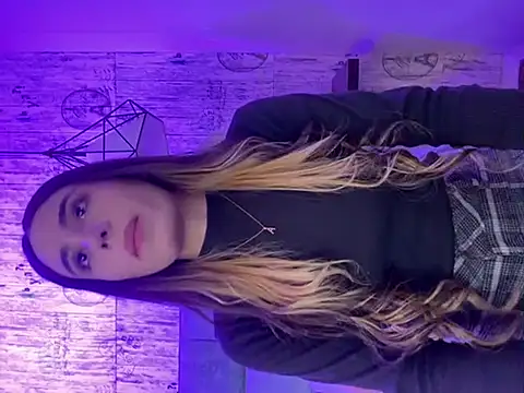 Snapshot of AbyThompson chatting on 02.06.25 AbyThompson online show from 02.06.25