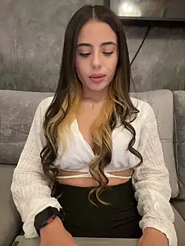 Snapshot of AbyThompson chatting on 03.15.25 AbyThompson online show from 03.15.25