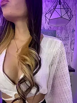 Snapshot of AbyThompson chatting on 03.15.25 AbyThompson online show from 03.15.25