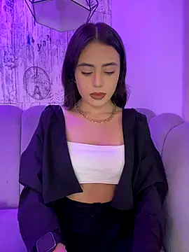 Snapshot of AbyThompson chatting on 10.17.25 AbyThompson online show from 10.17.25
