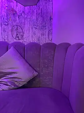 AbyThompson online show from 11.18.25