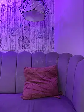 AbyThompson online show from 12.15.25