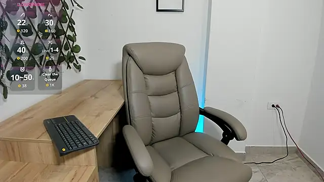 Madeleine  w online show from 03.08.26