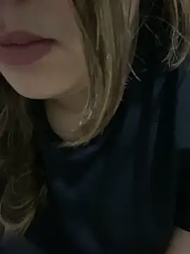 Snapshot of yassminsexy22 chatting on 02.02.26 yassminsexy22 online show from 02.02.26