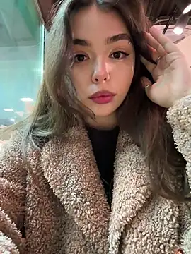 Snapshot of pantyless chatting on 01.24.25 pantyless online show from 01.24.25