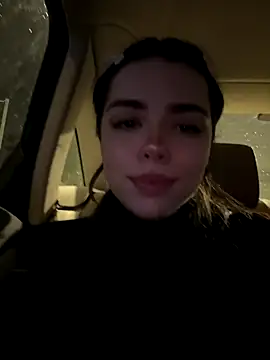 Snapshot of pantyless chatting on 10.25.25 pantyless online show from 10.25.25