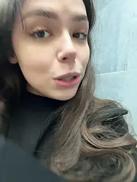 Snapshot of pantyless chatting on 04.01.26 pantyless online show from 04.01.26