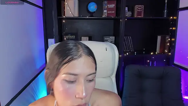 Snapshot of CamilaHarperr_ chatting on 12.03.24 CamilaHarperr online show from 12.03.24