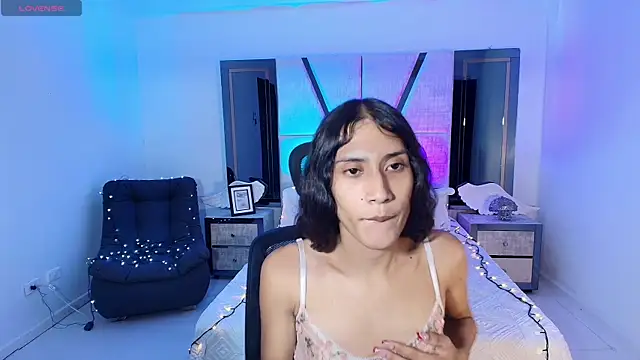 Snapshot of CamilaHarperr_ chatting on 12.20.24 CamilaHarperr online show from 12.20.24