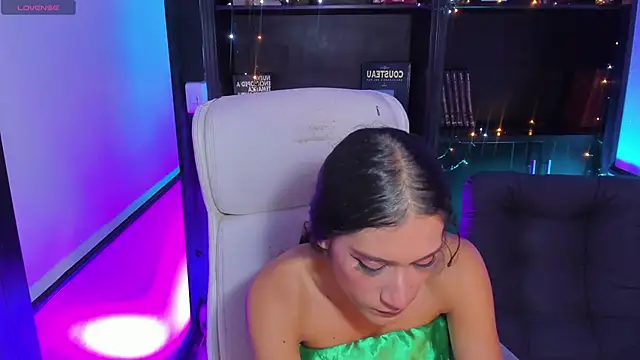 Snapshot of CamilaHarperr_ chatting on 01.10.25 CamilaHarperr online show from 01.10.25