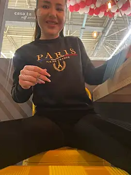 Snapshot of beautydiamond chatting on 01.16.25 beautydiamond online show from 01.16.25