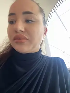 Snapshot of beautydiamond chatting on 01.20.25 beautydiamond online show from 01.20.25