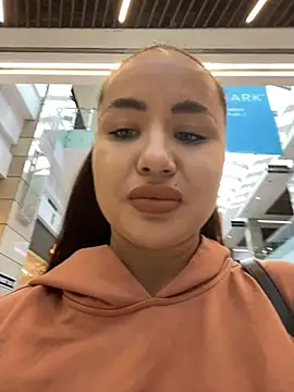 Snapshot of beautydiamond chatting on 01.23.25 beautydiamond online show from 01.23.25