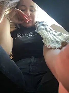 Snapshot of beautydiamond chatting on 01.27.25 beautydiamond online show from 01.27.25