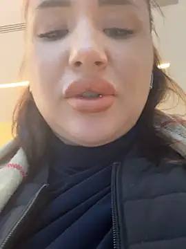 Snapshot of beautydiamond chatting on 01.31.25 beautydiamond online show from 01.31.25