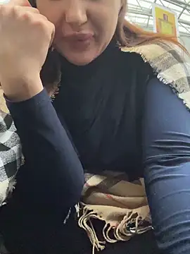 Snapshot of beautydiamond chatting on 01.31.25 beautydiamond online show from 01.31.25