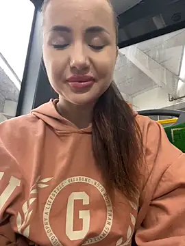 Snapshot of beautydiamond chatting on 02.03.25 beautydiamond online show from 02.03.25