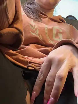 Snapshot of beautydiamond chatting on 02.03.25 beautydiamond online show from 02.03.25