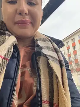 Snapshot of beautydiamond chatting on 02.05.25 beautydiamond online show from 02.05.25