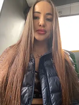 Snapshot of beautydiamond chatting on 02.06.25 beautydiamond online show from 02.06.25