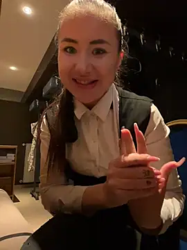 Snapshot of beautydiamond chatting on 02.09.25 beautydiamond online show from 02.09.25