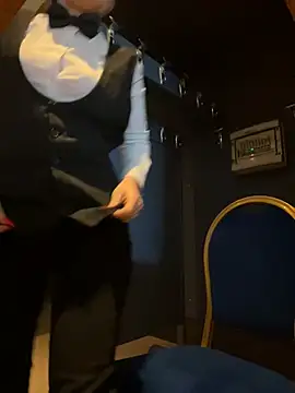 Snapshot of beautydiamond chatting on 02.13.25 beautydiamond online show from 02.13.25