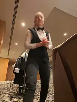 Snapshot of beautydiamond chatting on 02.15.25 beautydiamond online show from 02.15.25