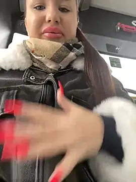 Snapshot of beautydiamond chatting on 02.16.25 beautydiamond online show from 02.16.25