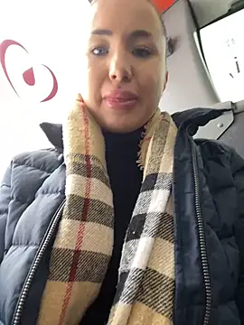 Snapshot of beautydiamond chatting on 02.17.25 beautydiamond online show from 02.17.25