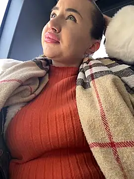 Snapshot of beautydiamond chatting on 02.21.25 beautydiamond online show from 02.21.25