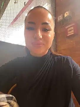 Snapshot of beautydiamond chatting on 03.07.25 beautydiamond online show from 03.07.25