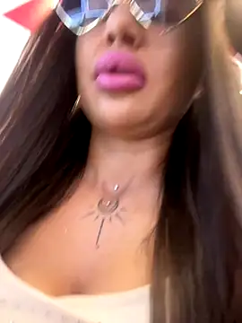 Snapshot of beautydiamond chatting on 09.16.25 beautydiamond online show from 09.16.25