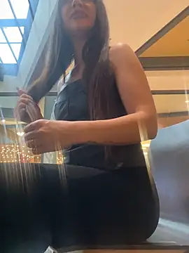 Snapshot of beautydiamond chatting on 09.17.25 beautydiamond online show from 09.17.25