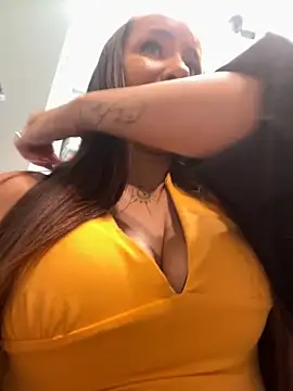 Snapshot of beautydiamond chatting on 09.19.25 beautydiamond online show from 09.19.25