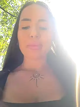 Snapshot of beautydiamond chatting on 09.24.25 beautydiamond online show from 09.24.25