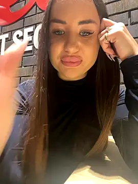 Snapshot of beautydiamond chatting on 11.04.25 beautydiamond online show from 11.04.25