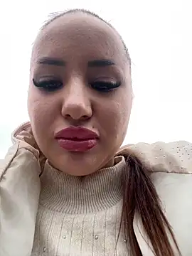 Snapshot of beautydiamond chatting on 11.07.25 beautydiamond online show from 11.07.25