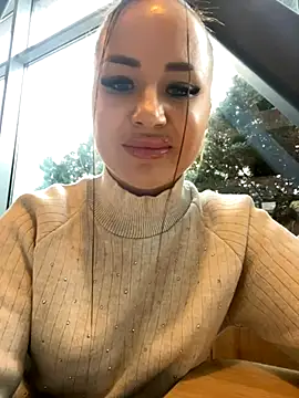 Snapshot of beautydiamond chatting on 11.09.25 beautydiamond online show from 11.09.25