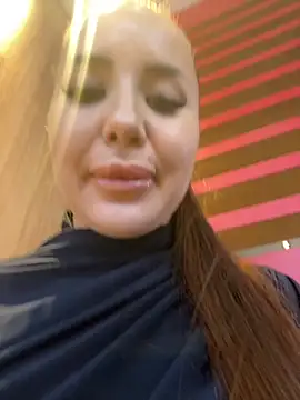 Snapshot of beautydiamond chatting on 11.16.25 beautydiamond online show from 11.16.25