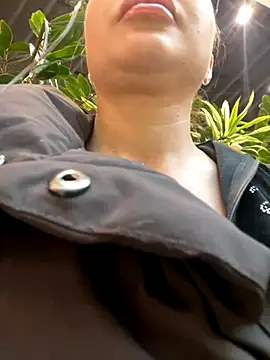 Snapshot of beautydiamond chatting on 12.05.25 beautydiamond online show from 12.05.25