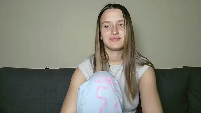 Snapshot of Submissive_love chatting on 02.26.25 Submissive love online show from 02.26.25
