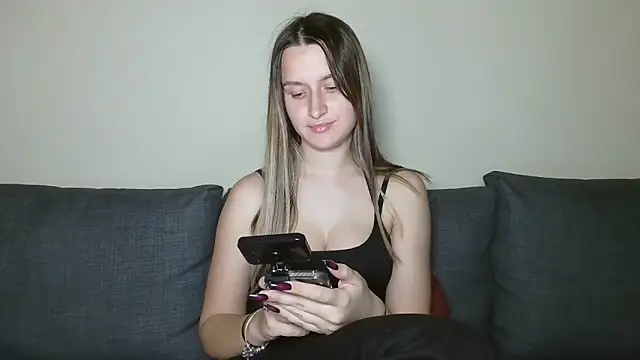 Snapshot of Submissive_love chatting on 03.11.25 Submissive love online show from 03.11.25
