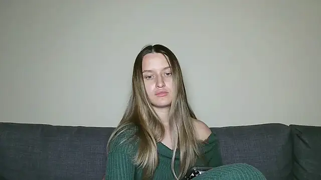 Snapshot of Submissive_love chatting on 03.21.25 Submissive love online show from 03.21.25