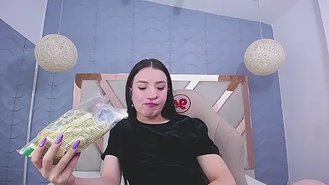 charlotte colee online show from 12.07.24