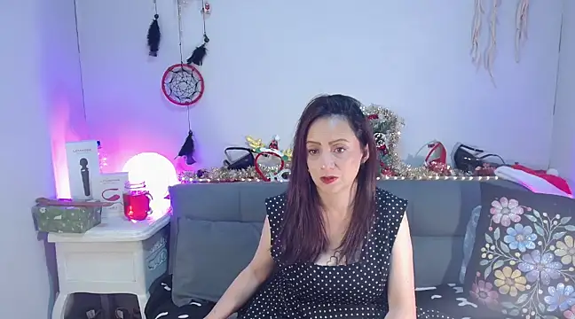 Snapshot of catalinamommyx chatting on 12.28.24 catalinamommyx online show from 12.28.24