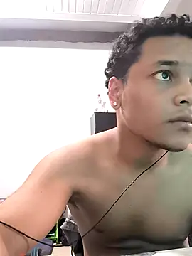 Snapshot of Ferneyv23 chatting on 10.08.25 Ferneyv23 online show from 10.08.25