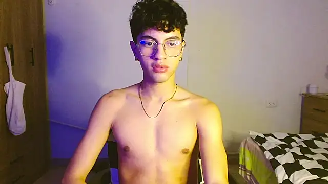 Snapshot of Angelligth chatting on 10.15.25 Angelligth online show from 10.15.25