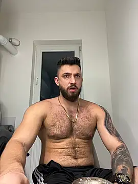 Snapshot of LoveIsBlind_ chatting on 12.17.24 LoveIsBlind  online show from 12.17.24